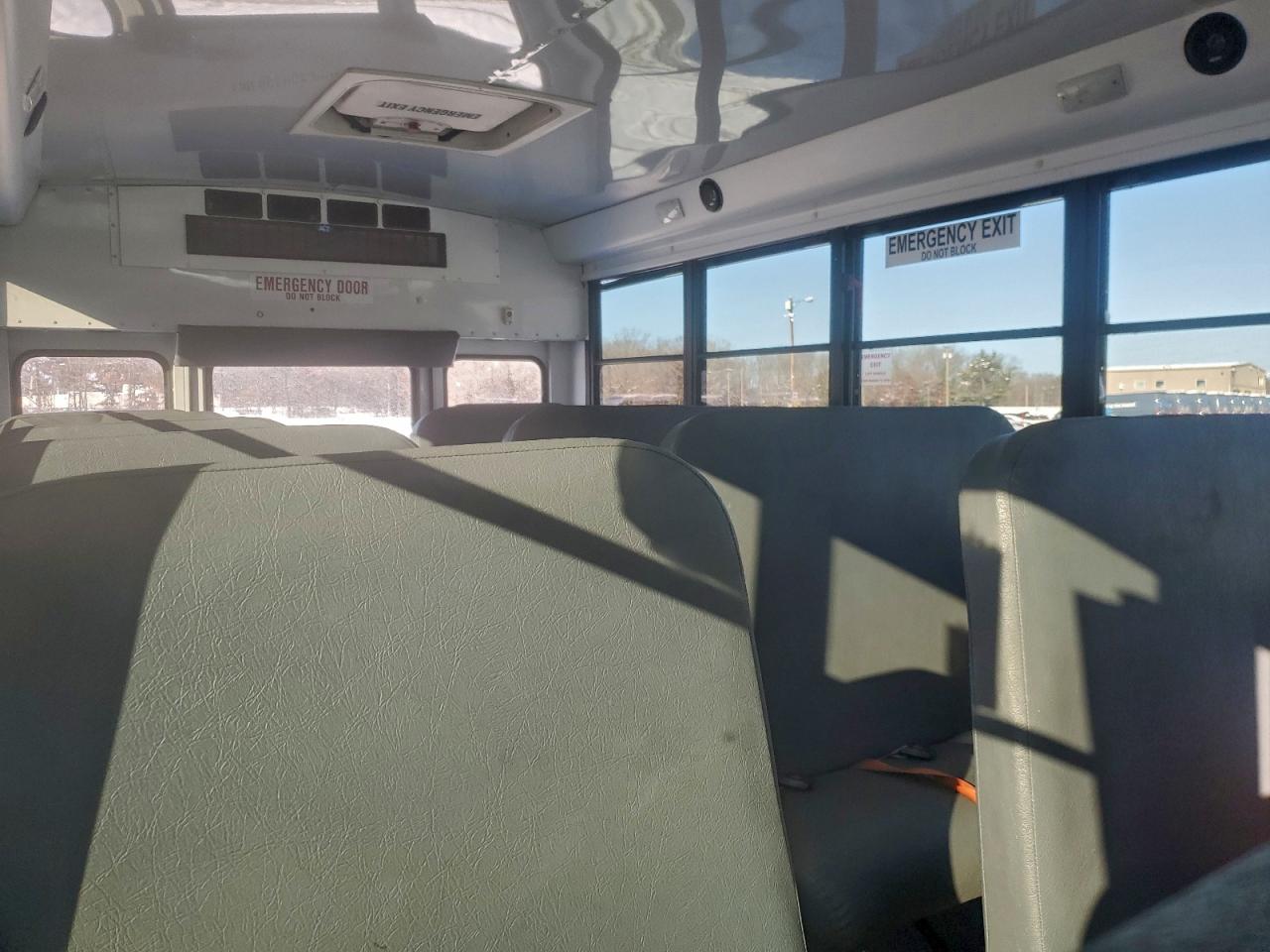 2016 CHEVROLET EXPRESS G3500 photo 6