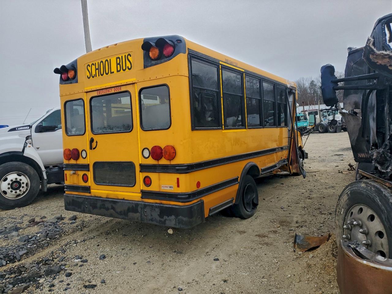 2016 CHEVROLET EXPRESS G3500 photo 4