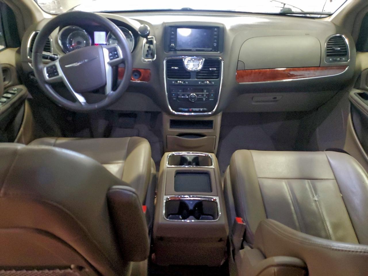 2013 CHRYSLER TOWN & COUNTRY TOURING photo 8