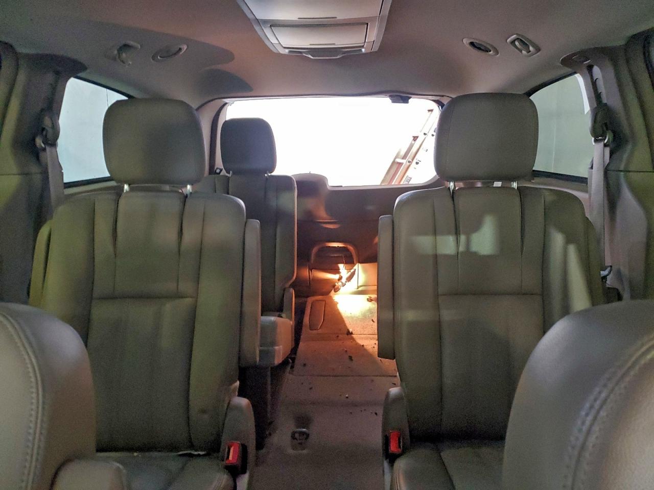 2013 CHRYSLER TOWN & COUNTRY TOURING photo 10