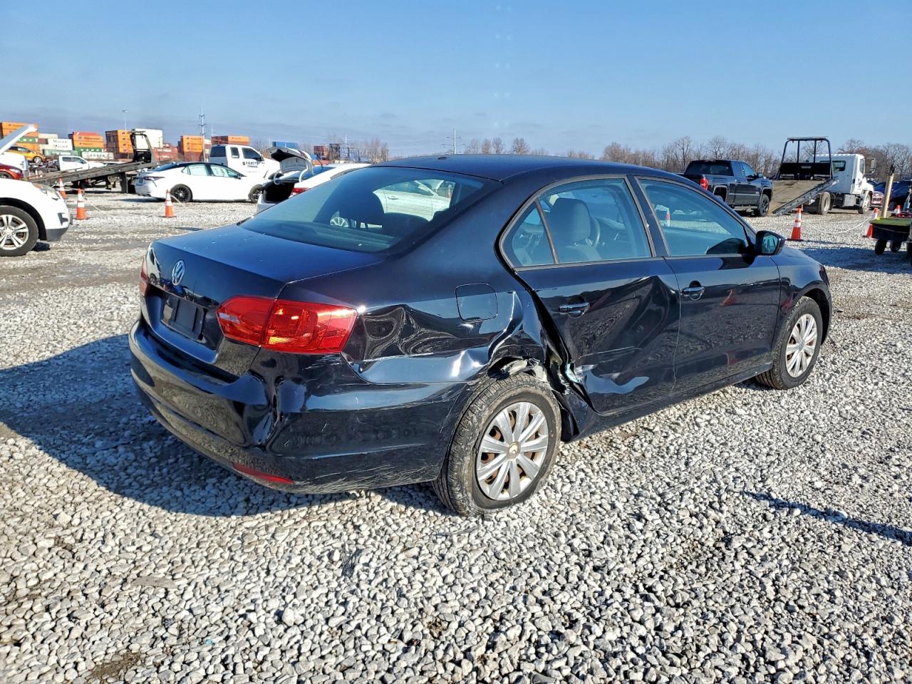 2013 VOLKSWAGEN JETTA BASE photo 3