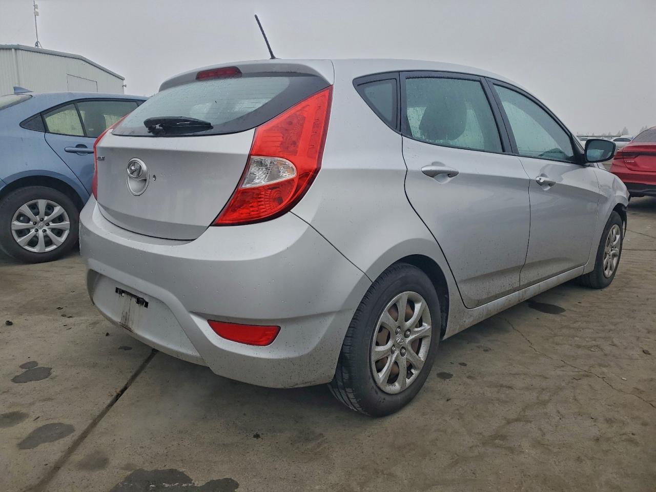 2012 HYUNDAI ACCENT GLS photo 3