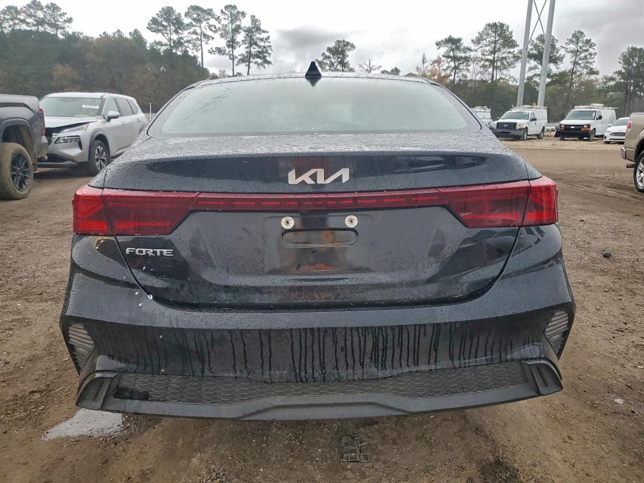 2024 KIA FORTE LX photo 6