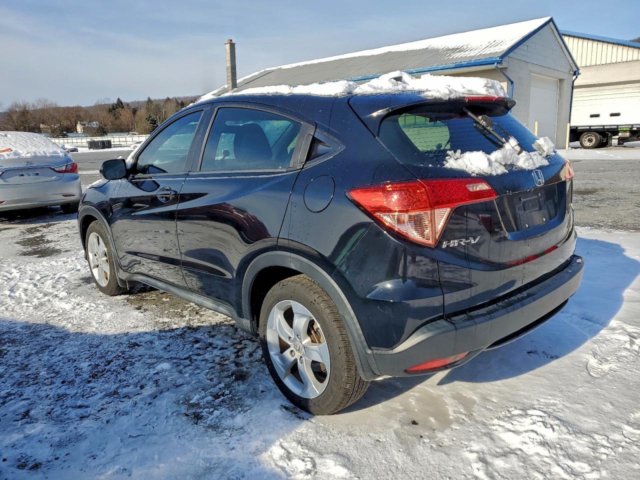 2016 HONDA HR-V LX photo 2