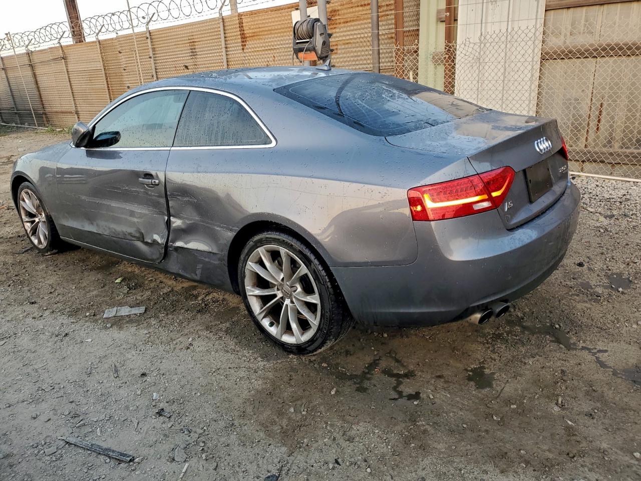 2013 AUDI A5 PREMIUM photo 2