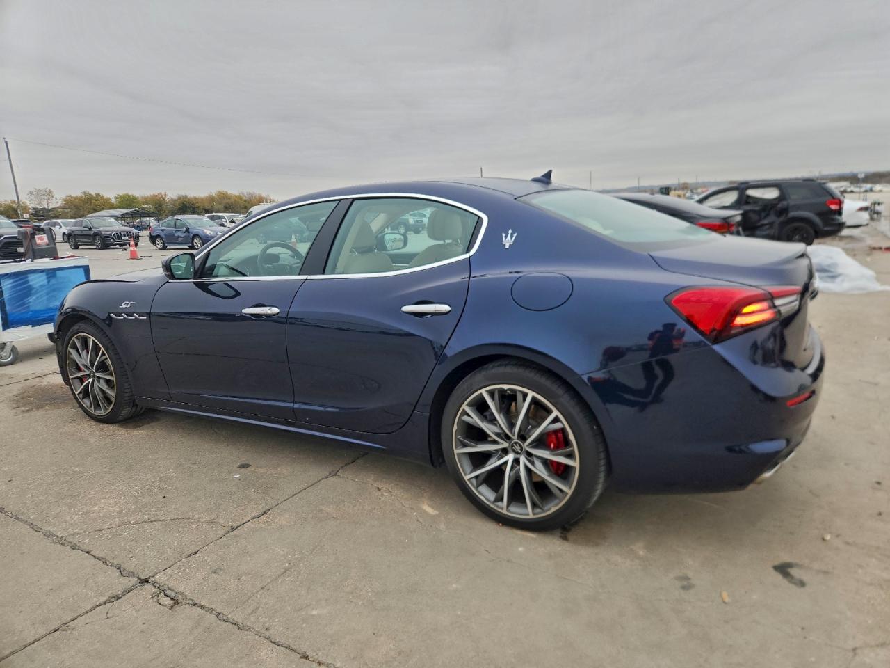 2022 MASERATI GHIBLI BASE photo 2