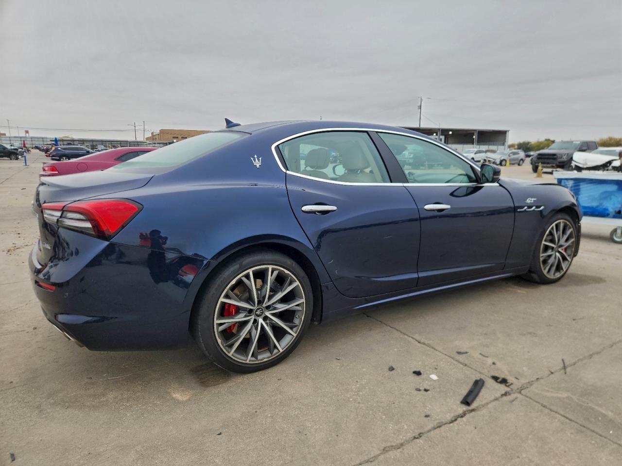 2022 MASERATI GHIBLI BASE photo 3