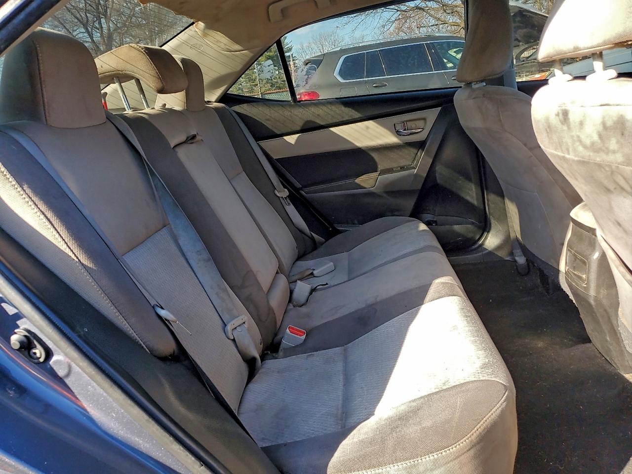 2018 TOYOTA COROLLA L photo 10