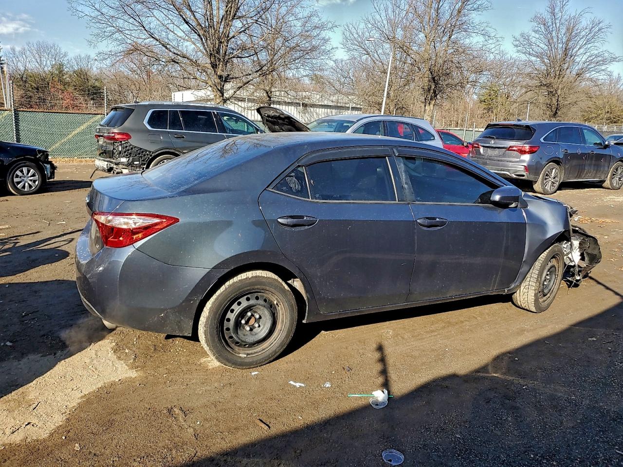 2018 TOYOTA COROLLA L photo 3