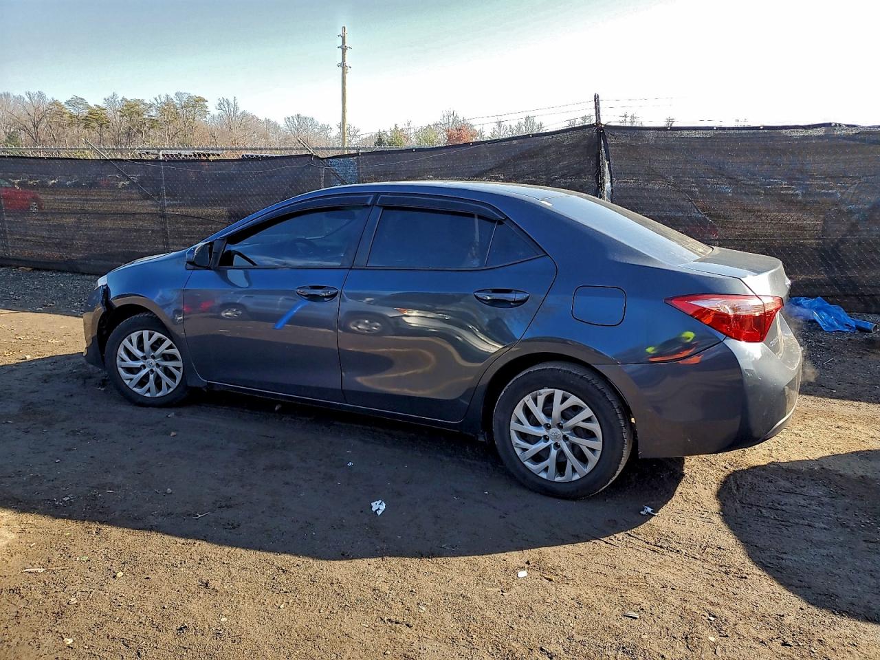 2018 TOYOTA COROLLA L photo 2