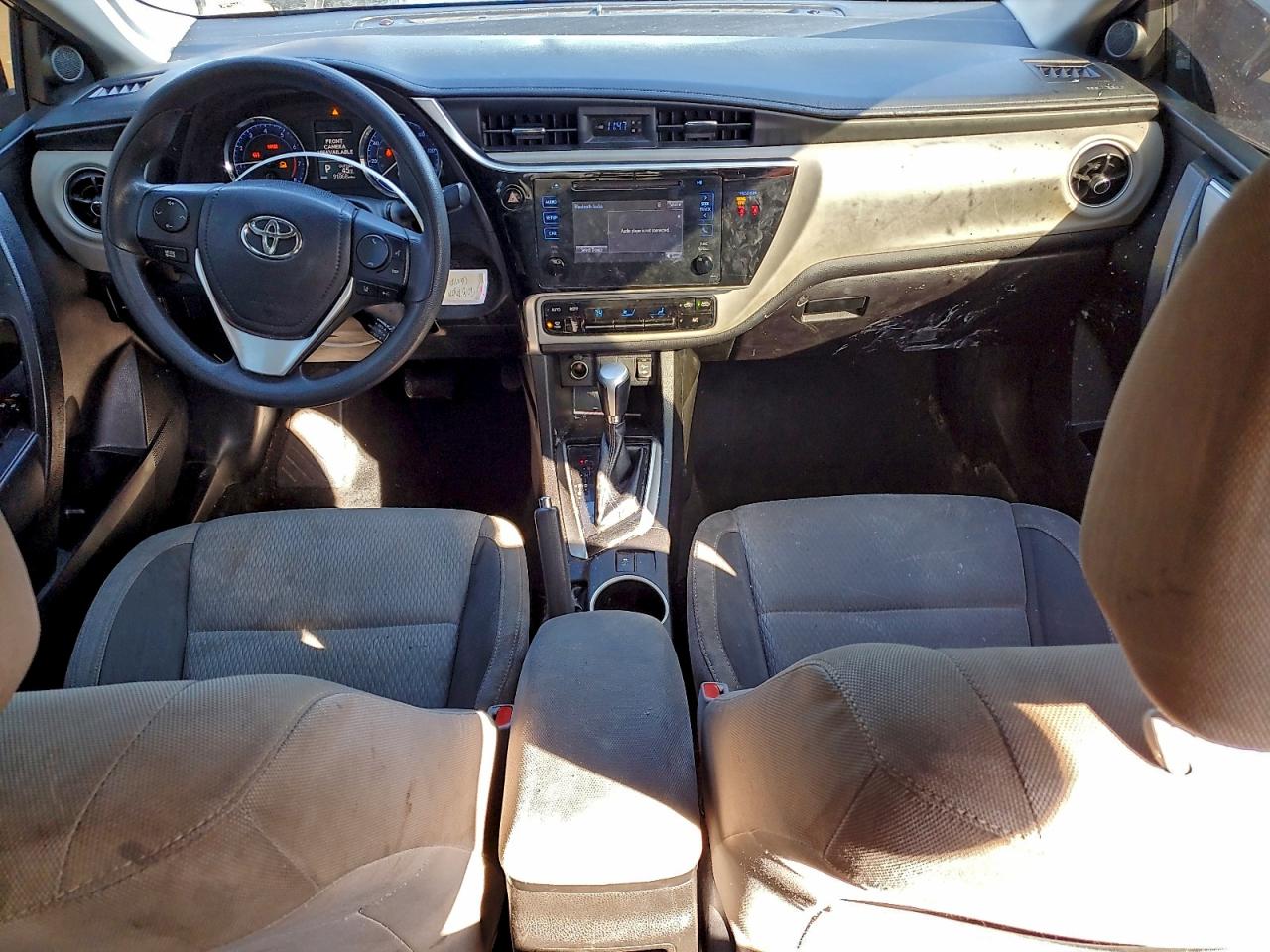 2018 TOYOTA COROLLA L photo 8