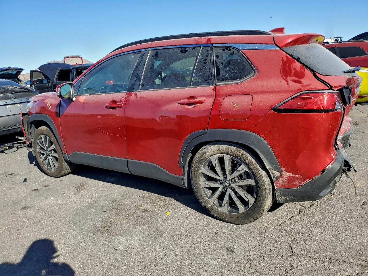 2024 TOYOTA COROLLA CROSS XLE photo 2