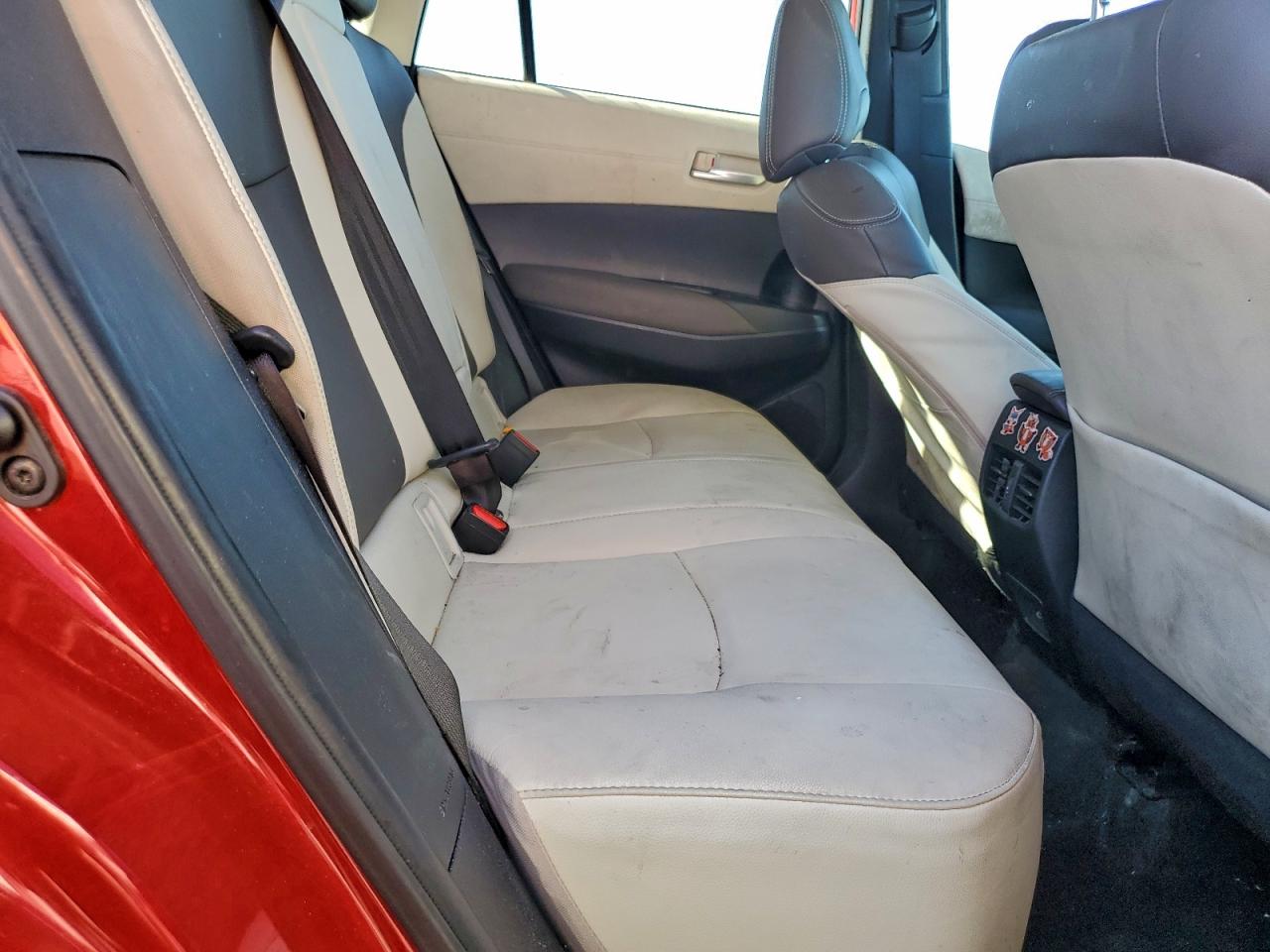 2024 TOYOTA COROLLA CROSS XLE photo 10