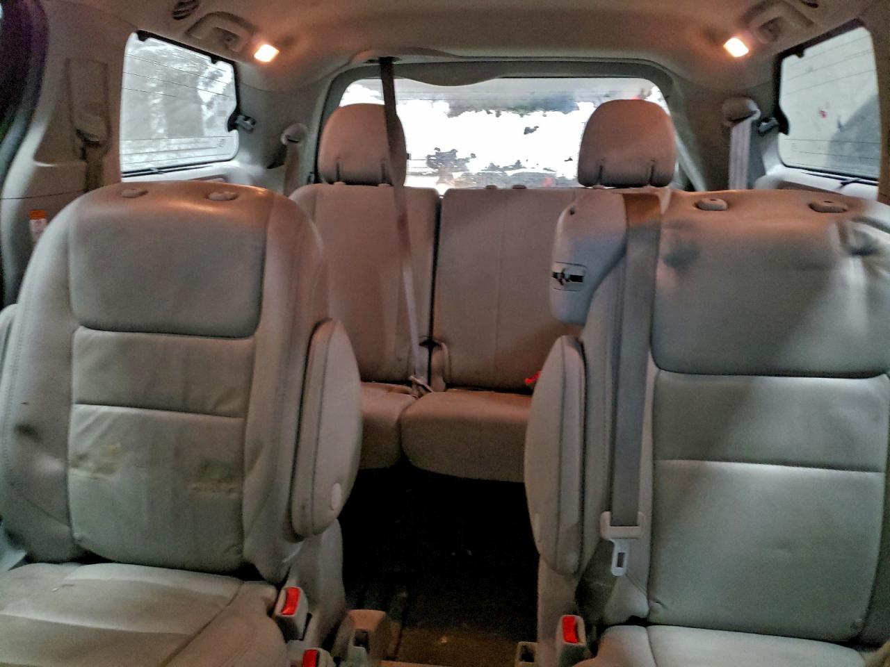 2020 TOYOTA SIENNA XLE photo 10