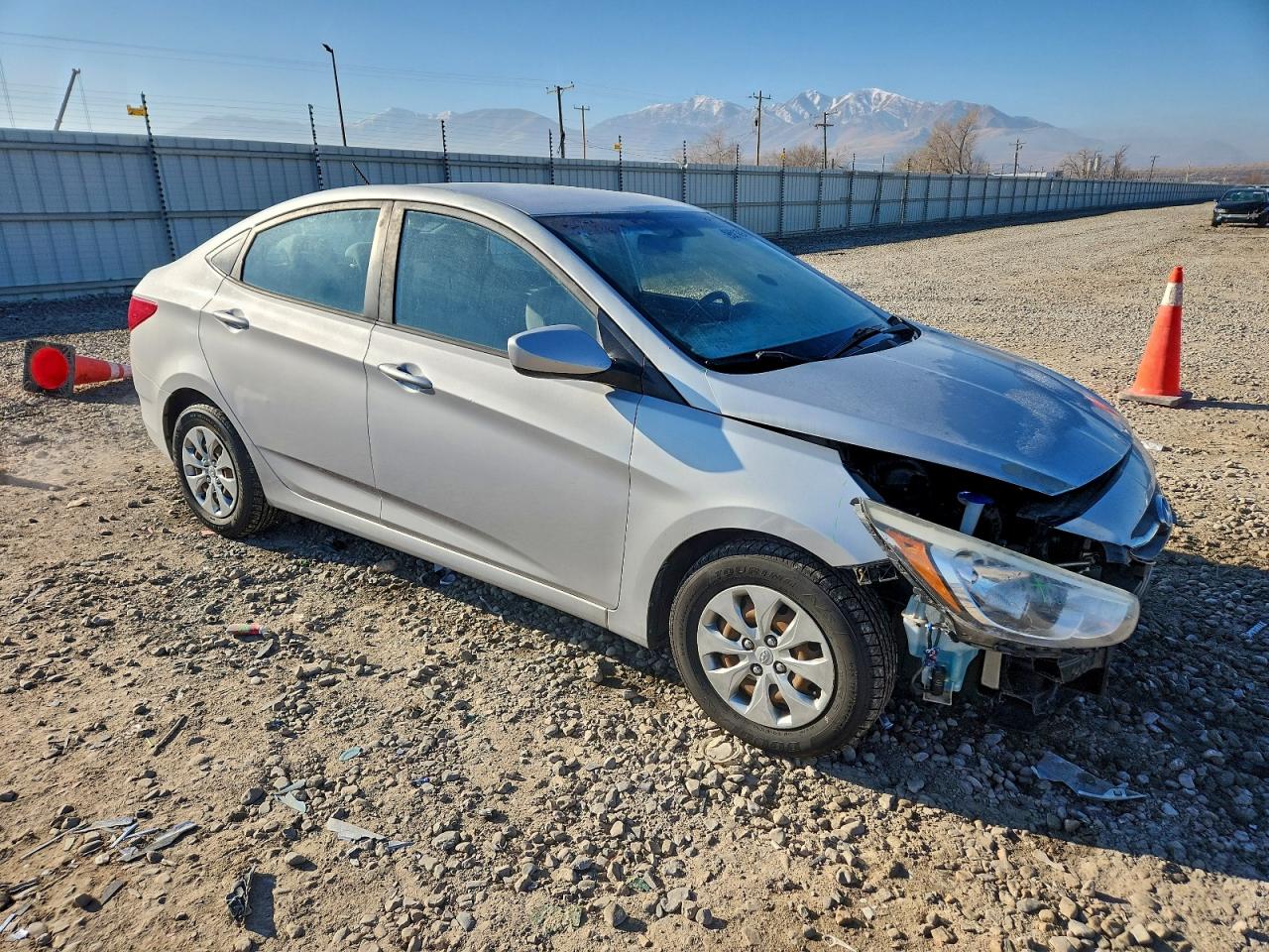 2016 HYUNDAI ACCENT SE photo 4