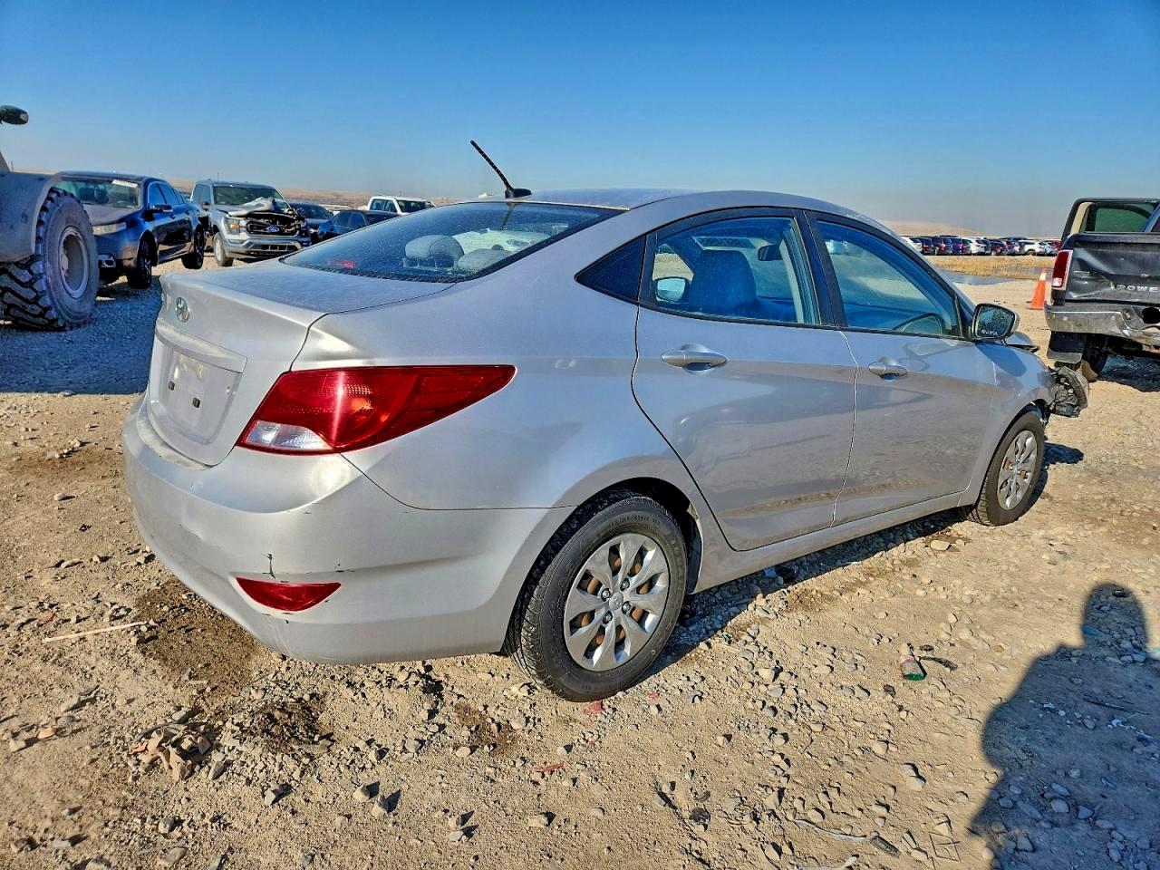 2016 HYUNDAI ACCENT SE photo 3