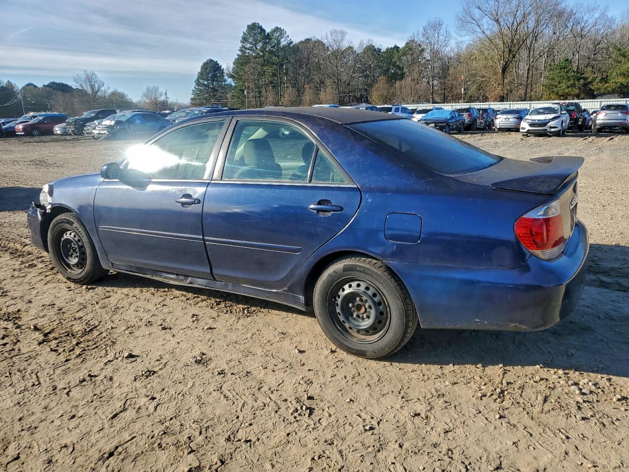 2005 TOYOTA CAMRY LE photo 2