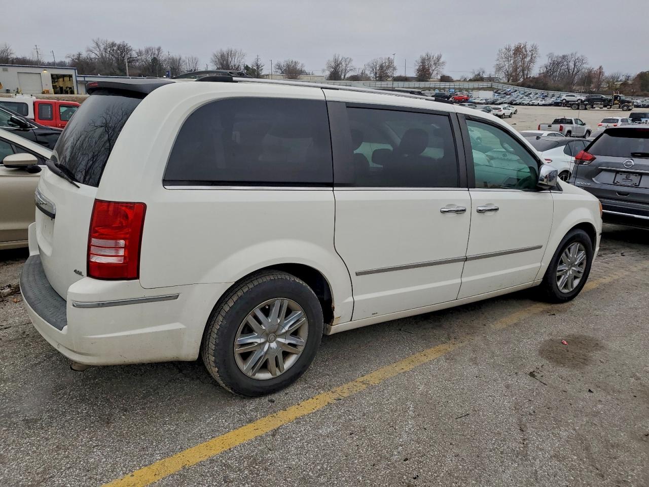 2008 CHRYSLER TOWN & COUNTRY LIMITED photo 3