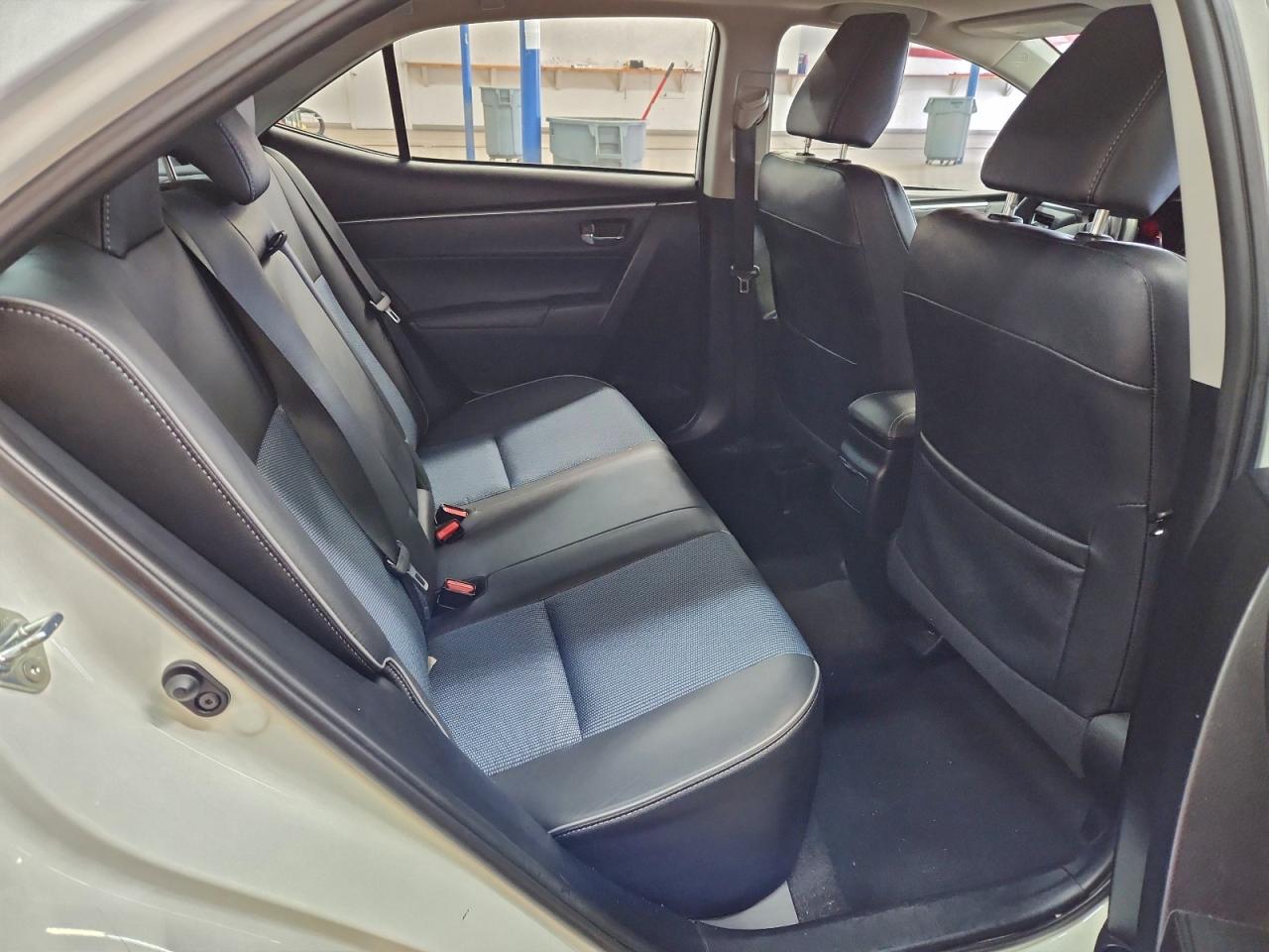 2015 TOYOTA COROLLA L photo 10