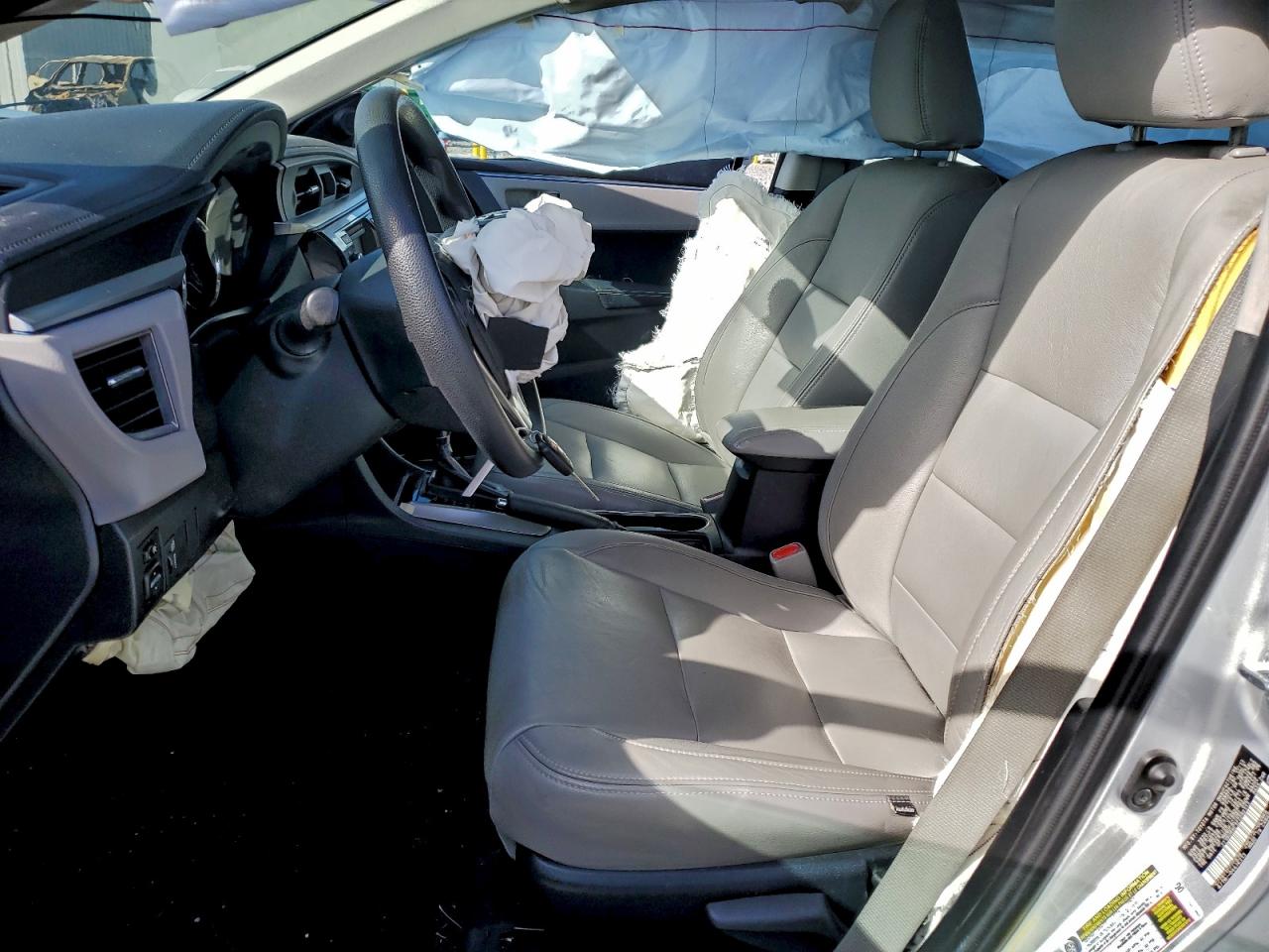 2014 TOYOTA COROLLA L photo 7