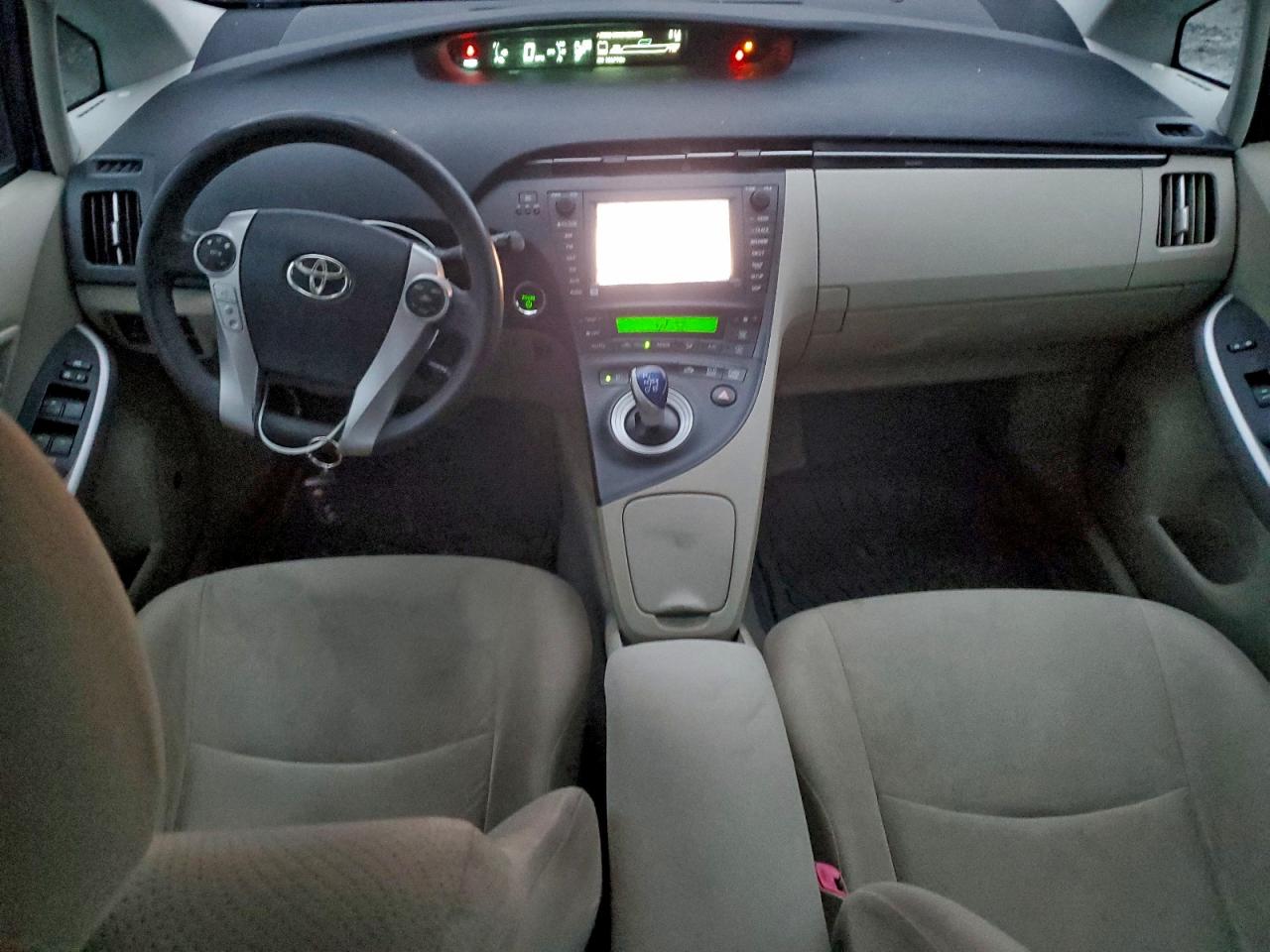 2010 TOYOTA PRIUS photo 8