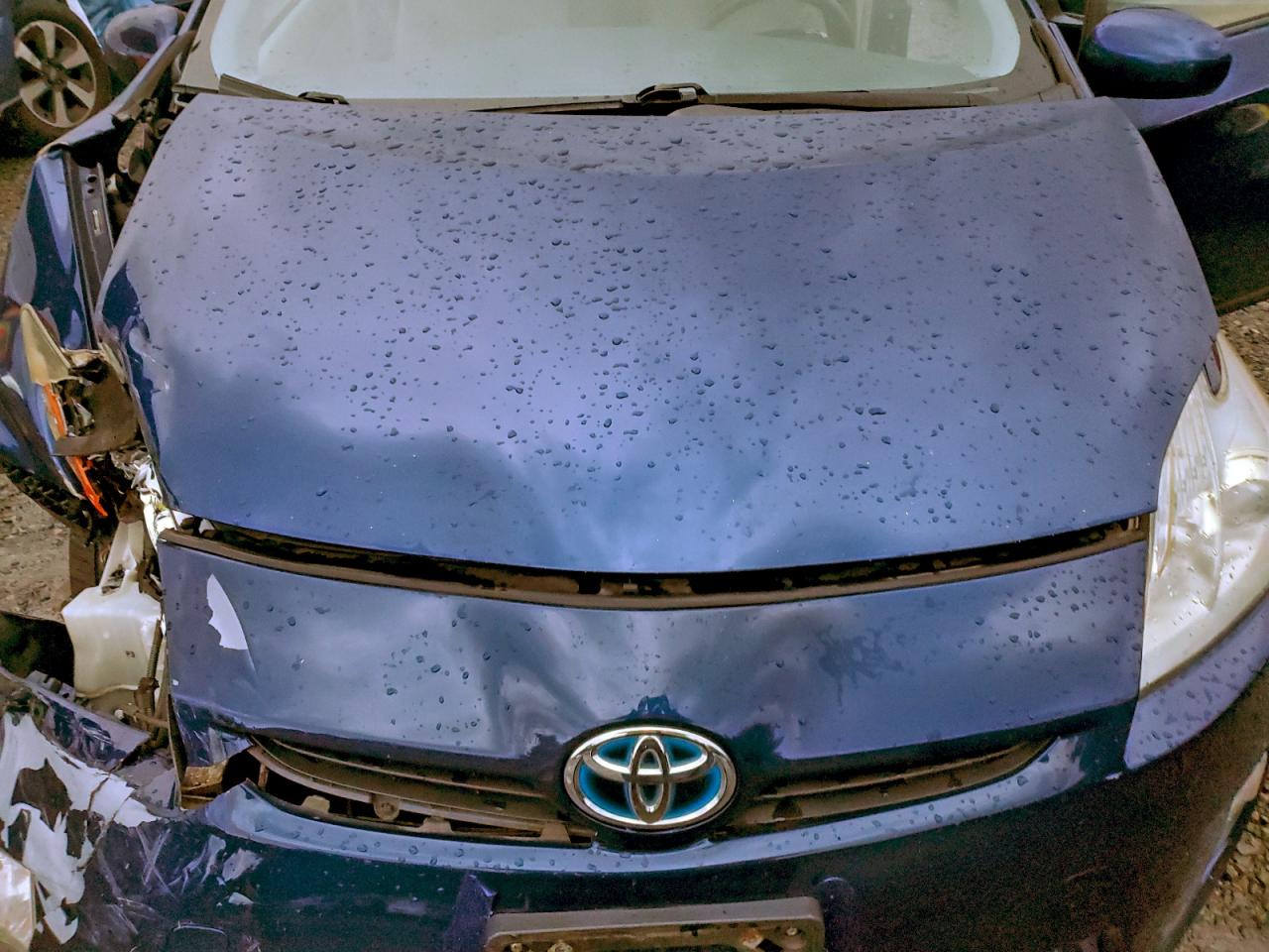 2010 TOYOTA PRIUS photo 11