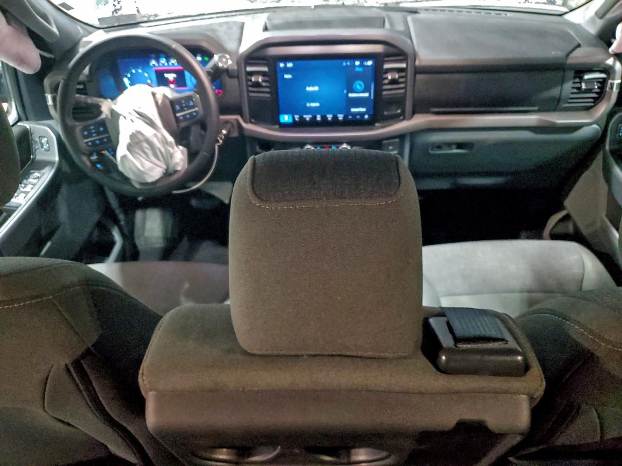 2025 FORD F150 XLT photo 8