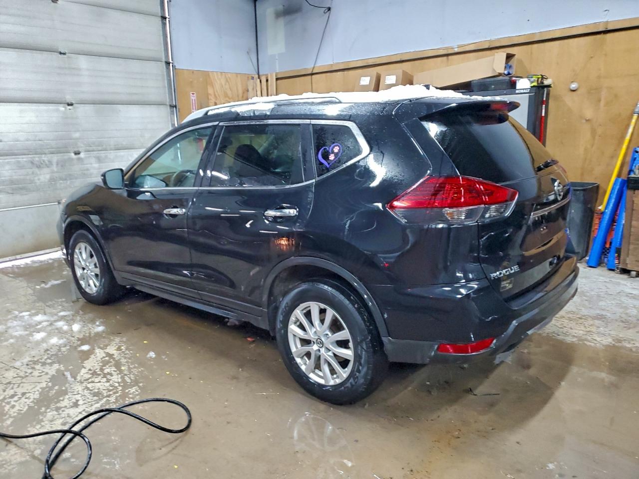 2017 NISSAN ROGUE SV photo 2