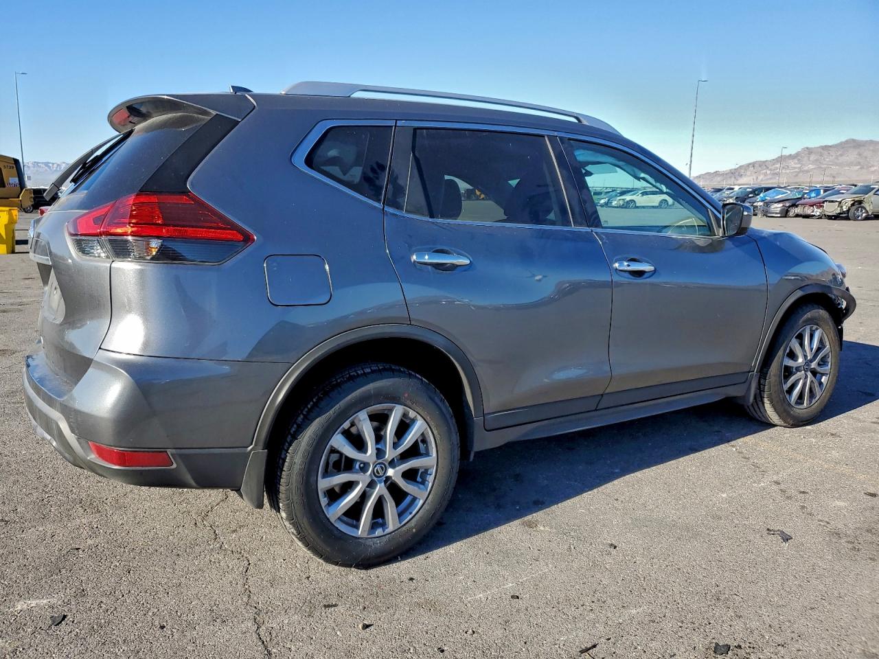 2017 NISSAN ROGUE S photo 3