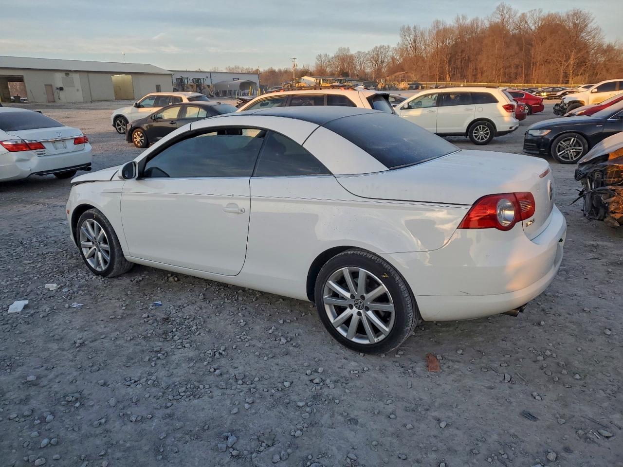 2007 VOLKSWAGEN EOS 2.0T LUXURY photo 2