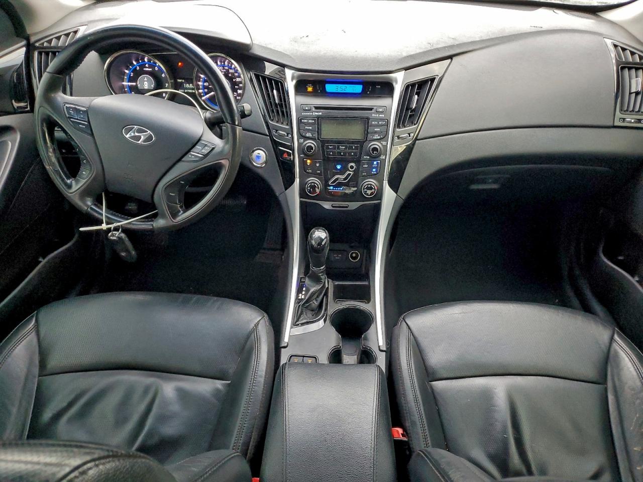 2012 HYUNDAI SONATA SE photo 8