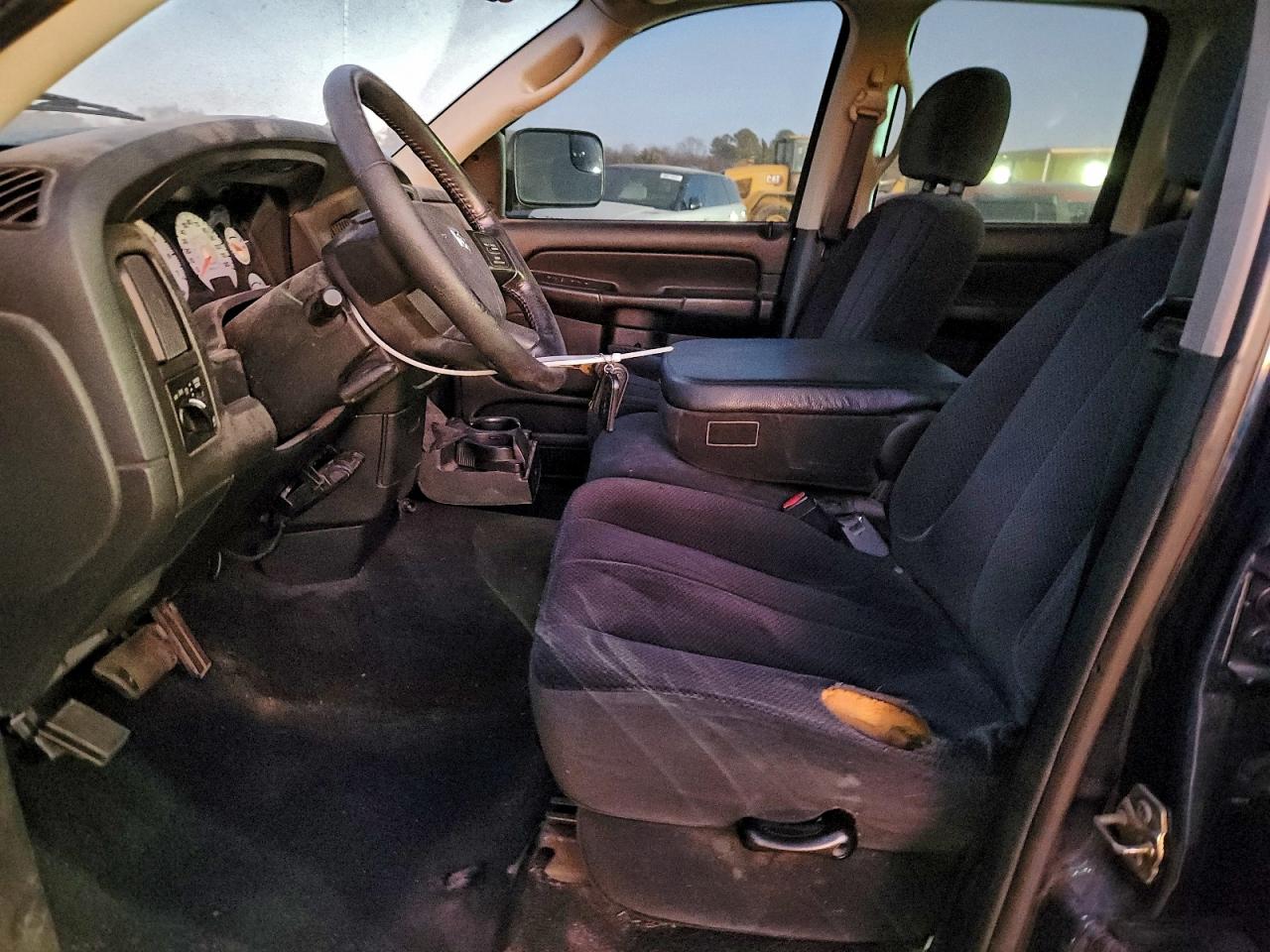 2004 DODGE RAM 1500 ST photo 7