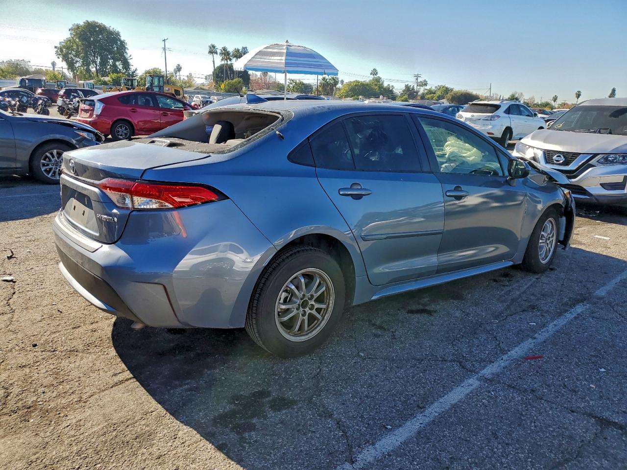 2022 TOYOTA COROLLA LE photo 3