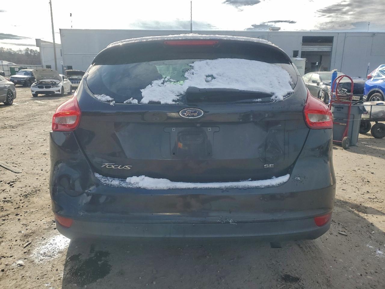 2015 FORD FOCUS SE photo 6