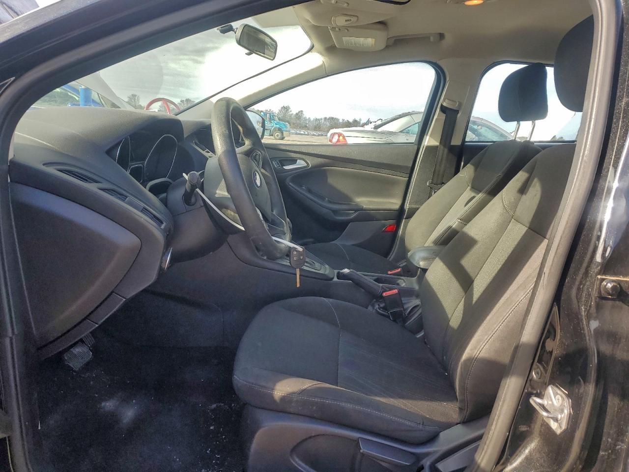 2015 FORD FOCUS SE photo 7