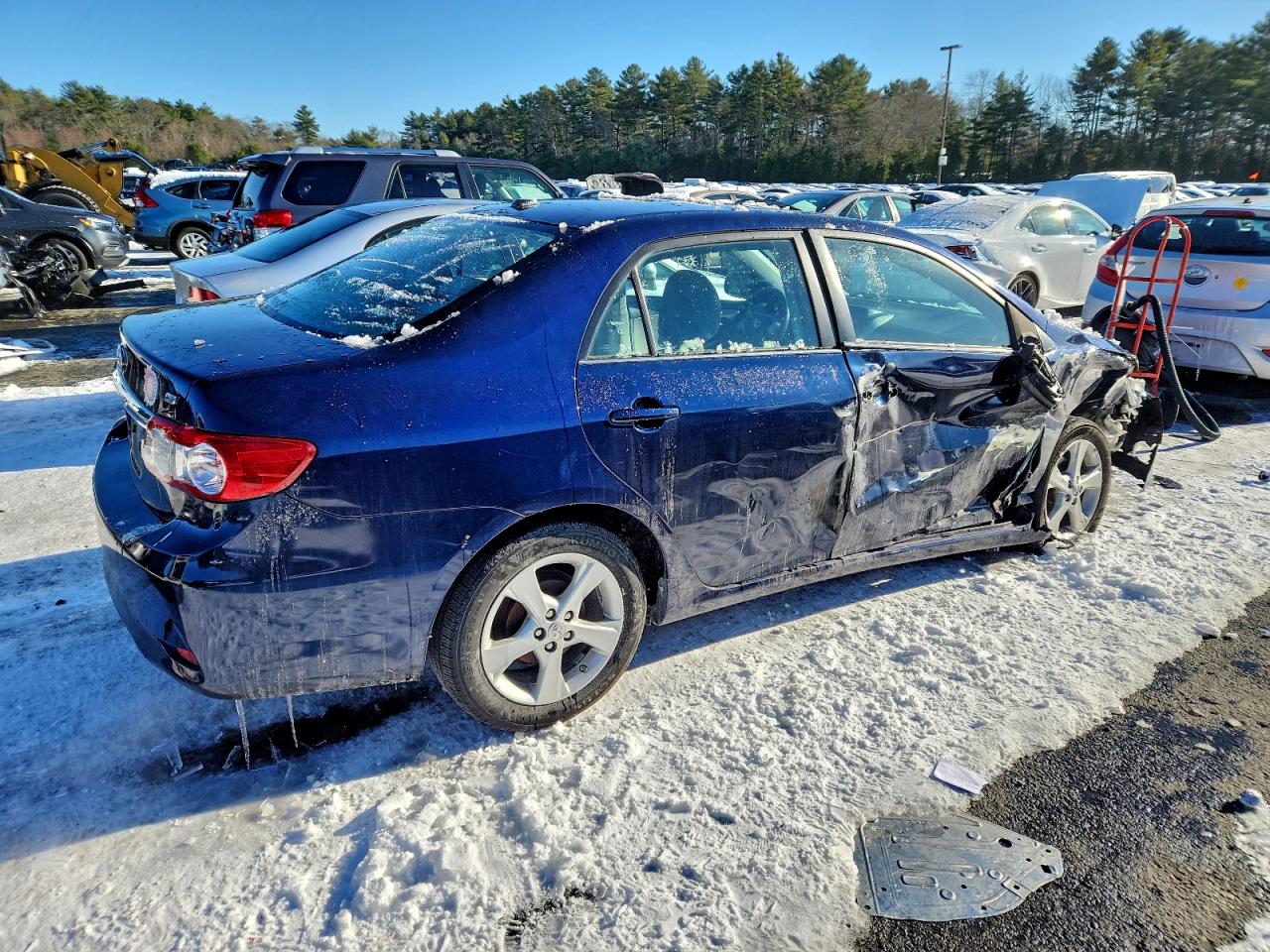 2013 TOYOTA COROLLA BASE photo 3