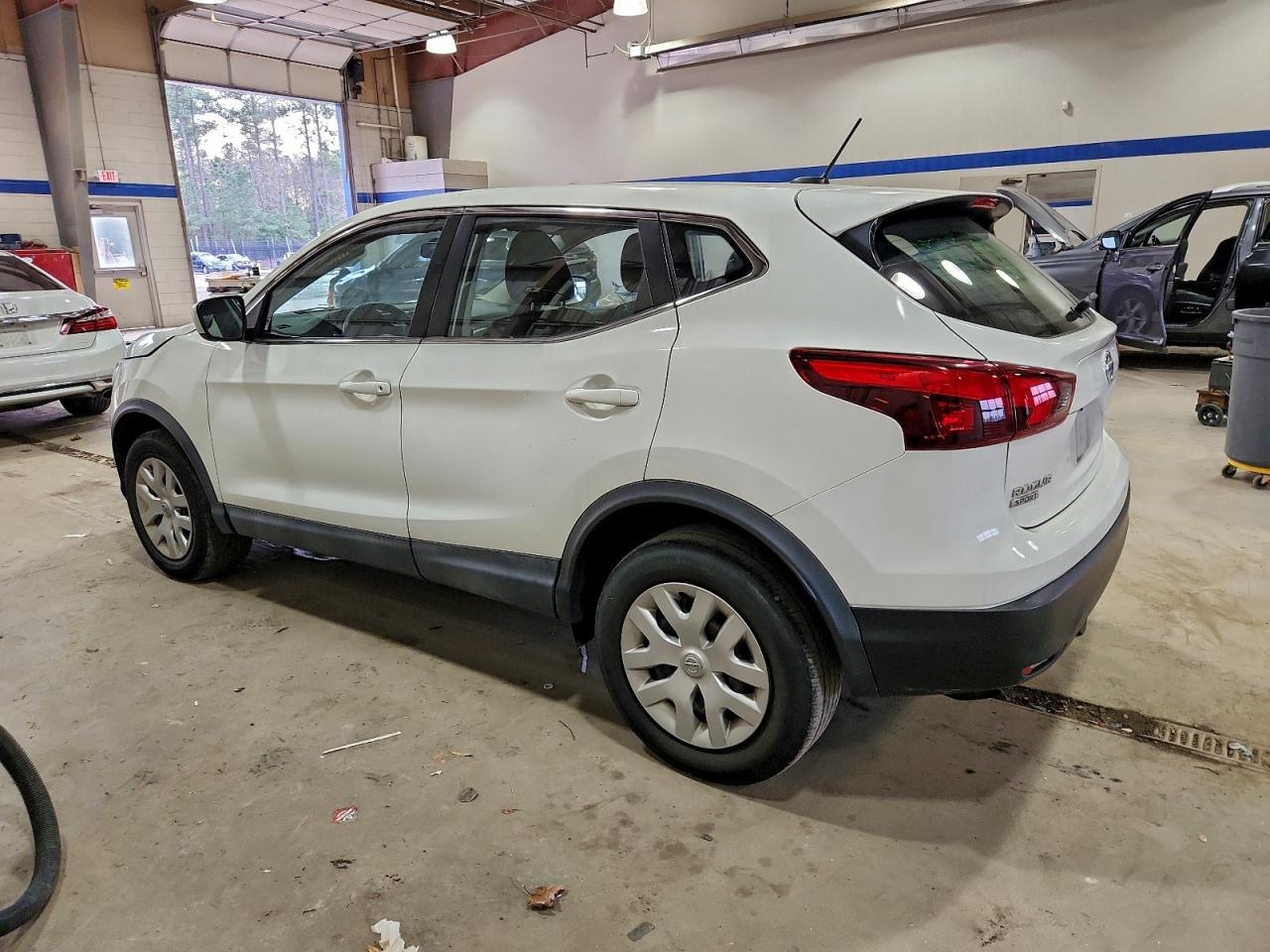 2019 NISSAN ROGUE SPORT S photo 2