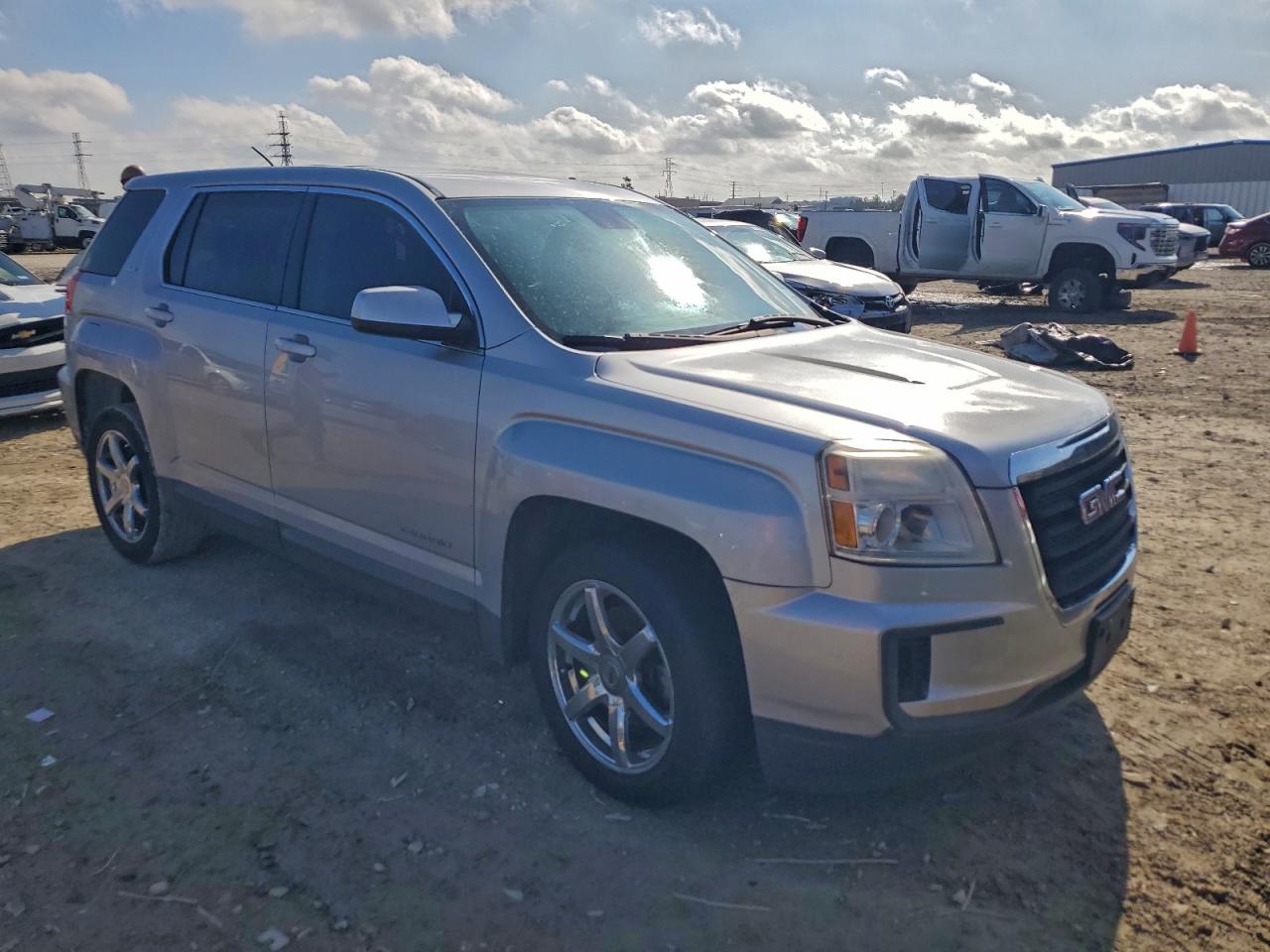 2017 GMC TERRAIN SLE photo 4