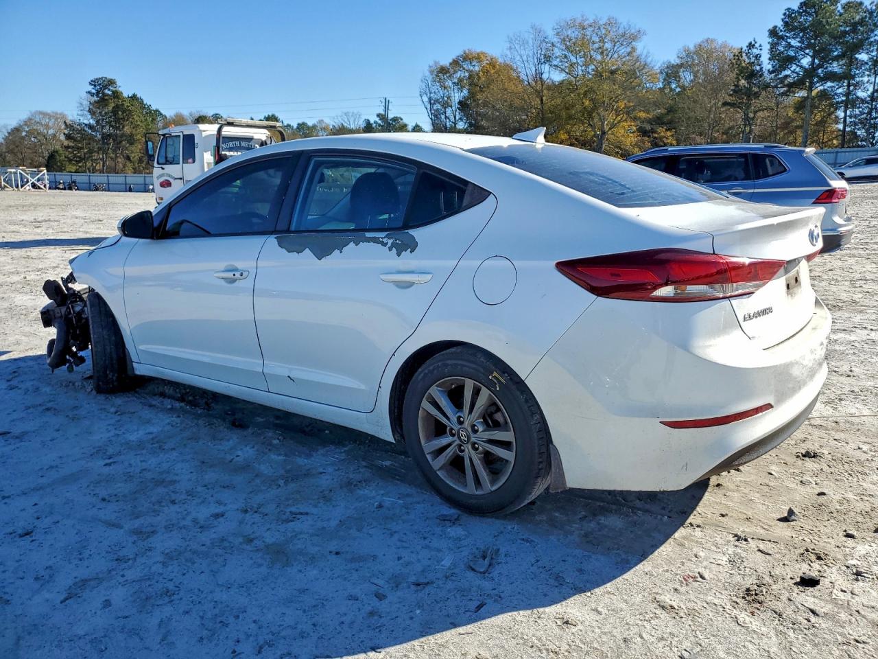 2018 HYUNDAI ELANTRA SEL photo 2