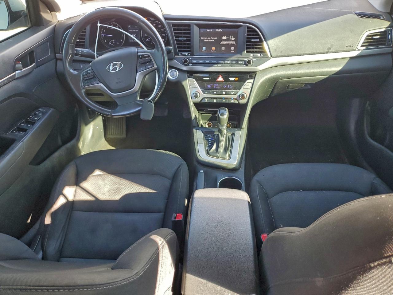 2018 HYUNDAI ELANTRA SEL photo 8