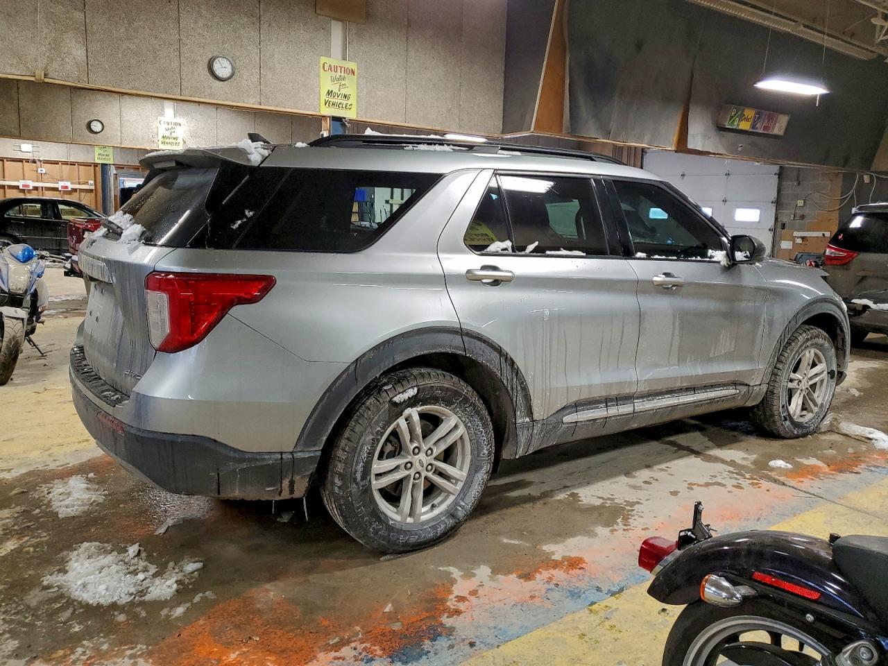 2021 FORD EXPLORER XLT photo 3