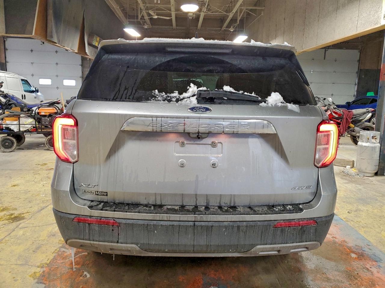 2021 FORD EXPLORER XLT photo 6