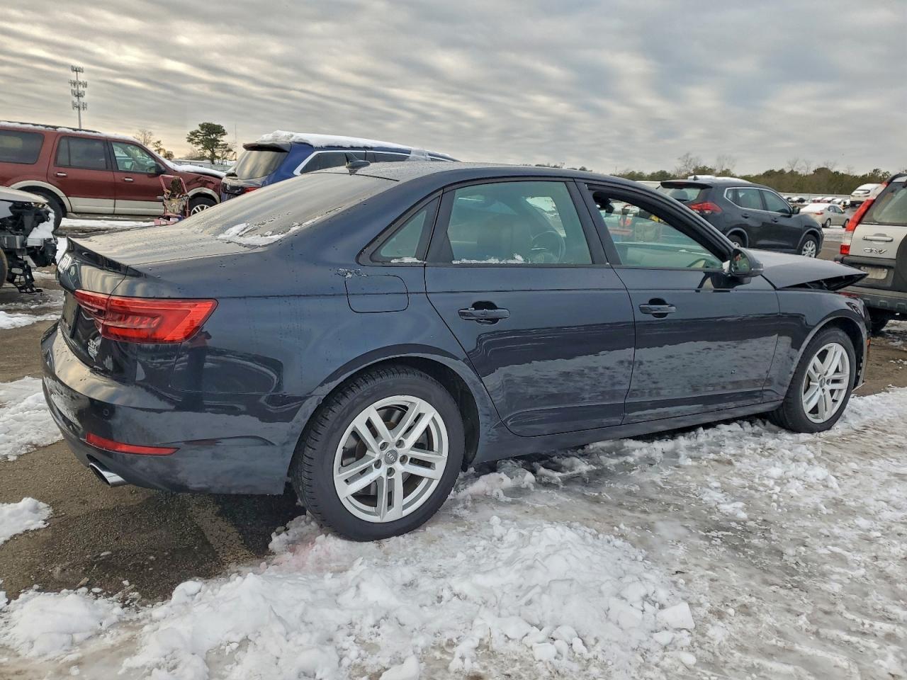 2017 AUDI A4 PREMIUM photo 3