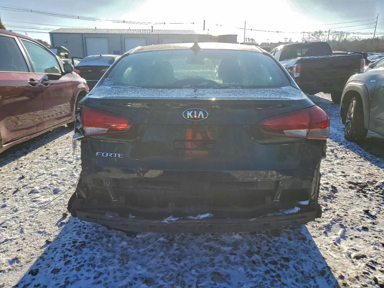 2017 KIA FORTE LX photo 6