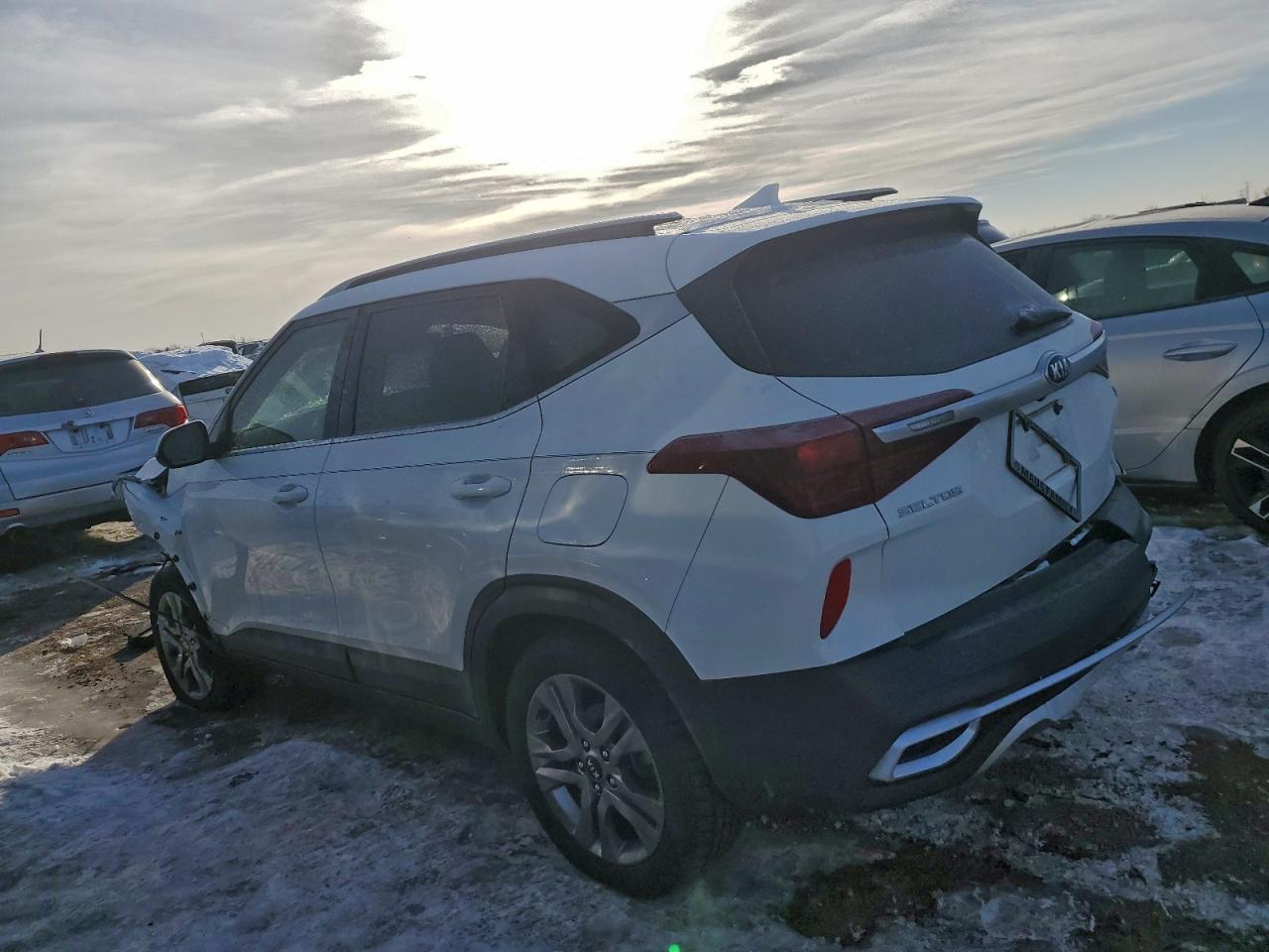 2021 KIA SELTOS S photo 2