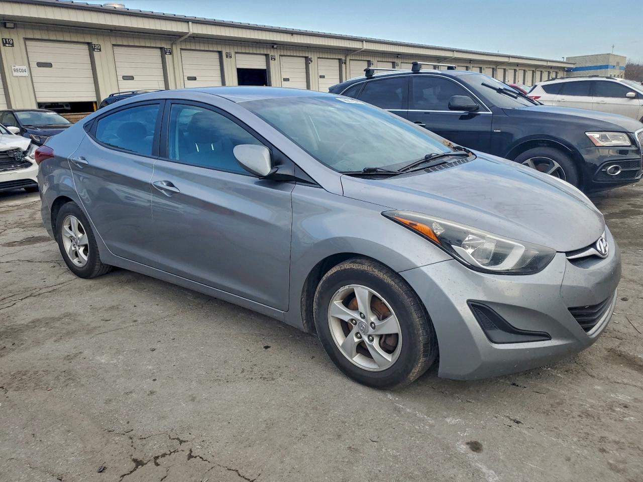 2015 HYUNDAI ELANTRA SE photo 4