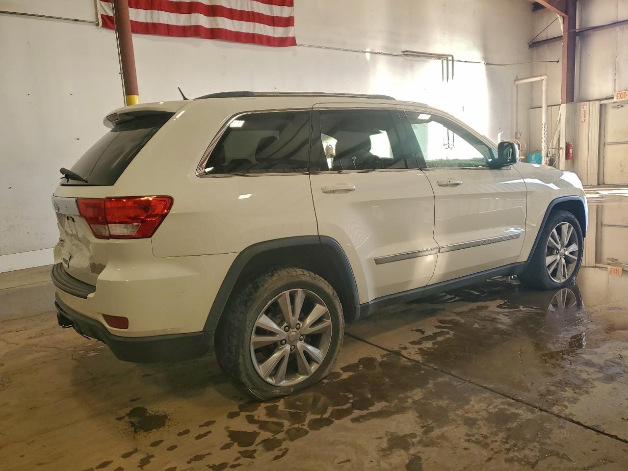 2012 JEEP GRAND CHEROKEE LAREDO photo 3