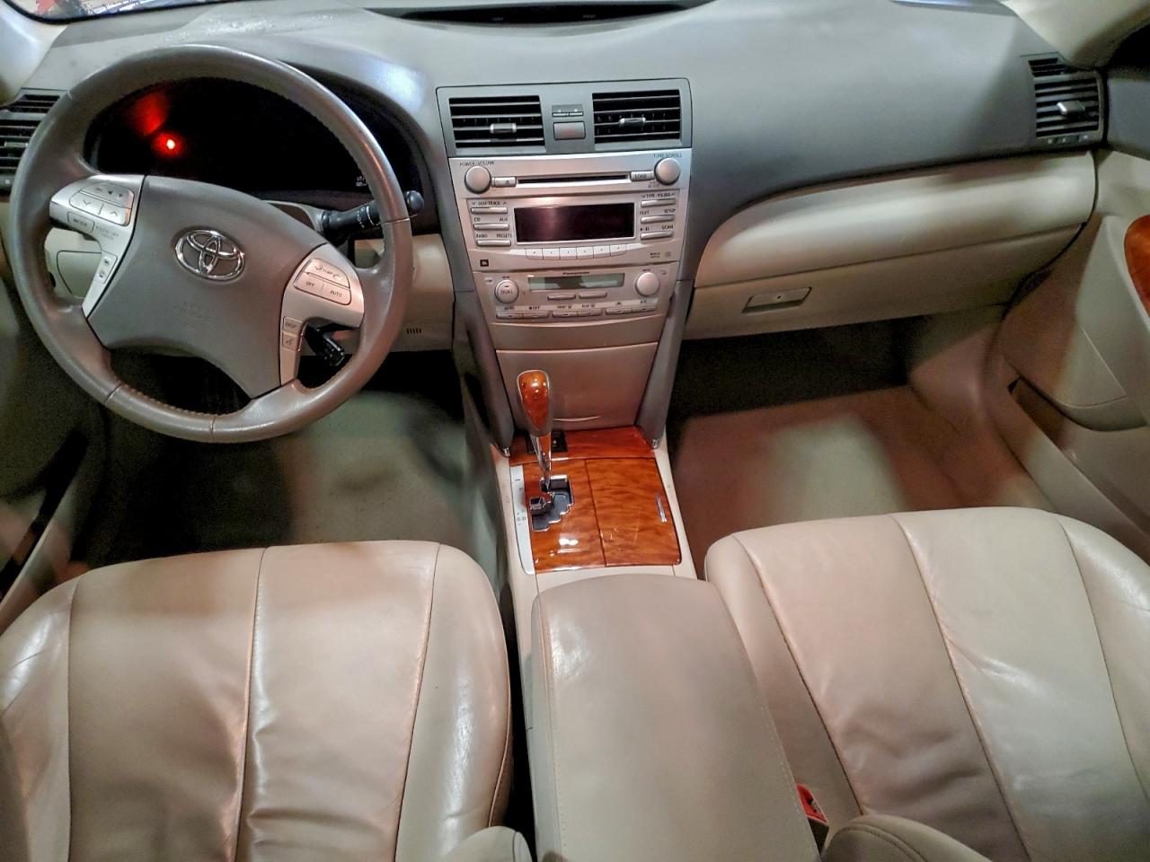 2010 TOYOTA CAMRY BASE photo 8