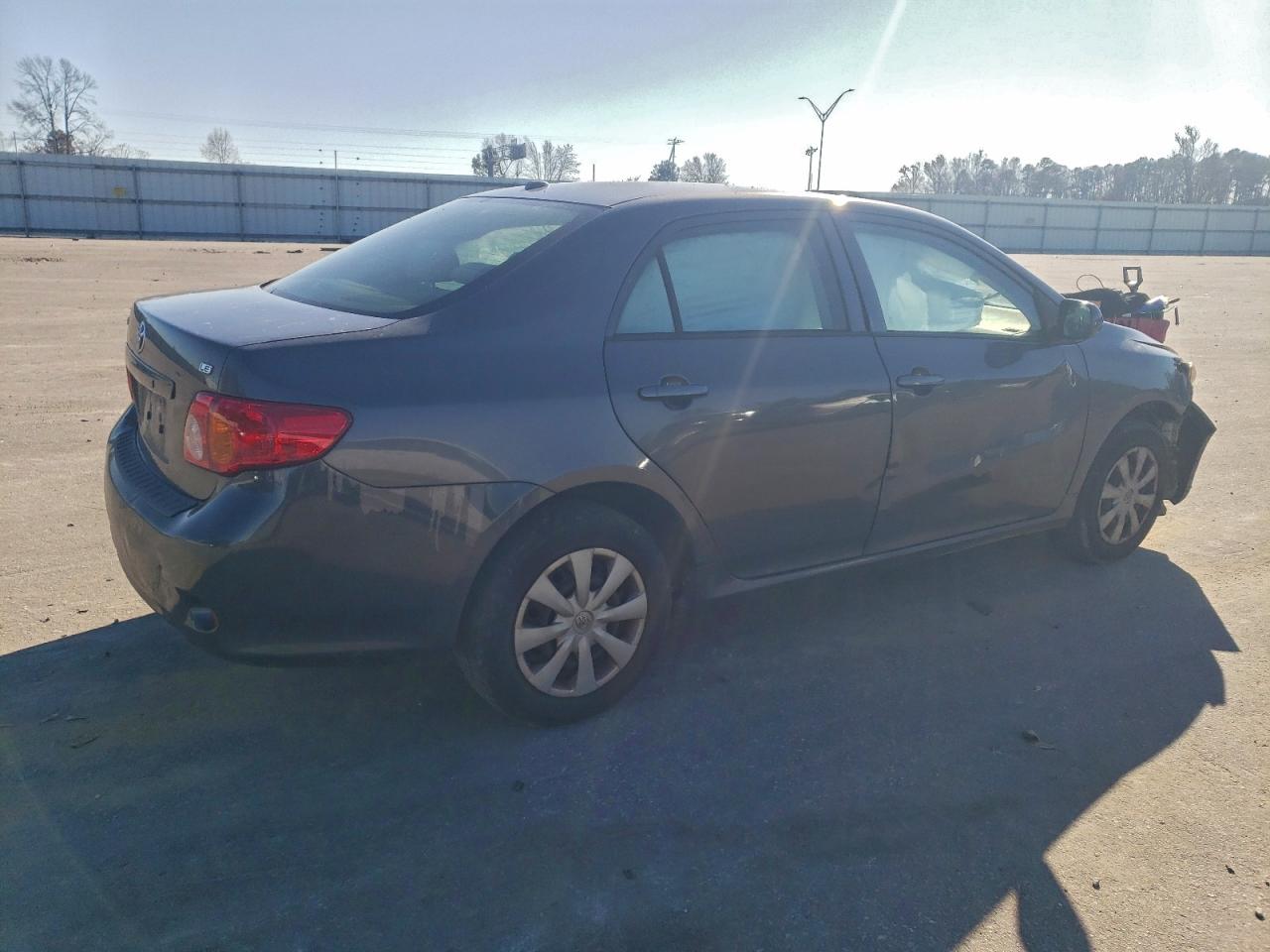 2010 TOYOTA COROLLA BASE photo 3