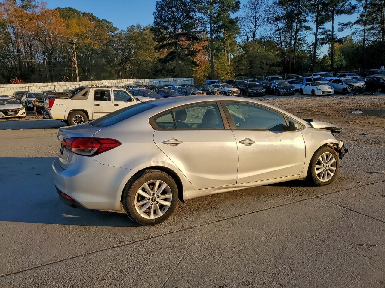 2017 KIA FORTE LX photo 3